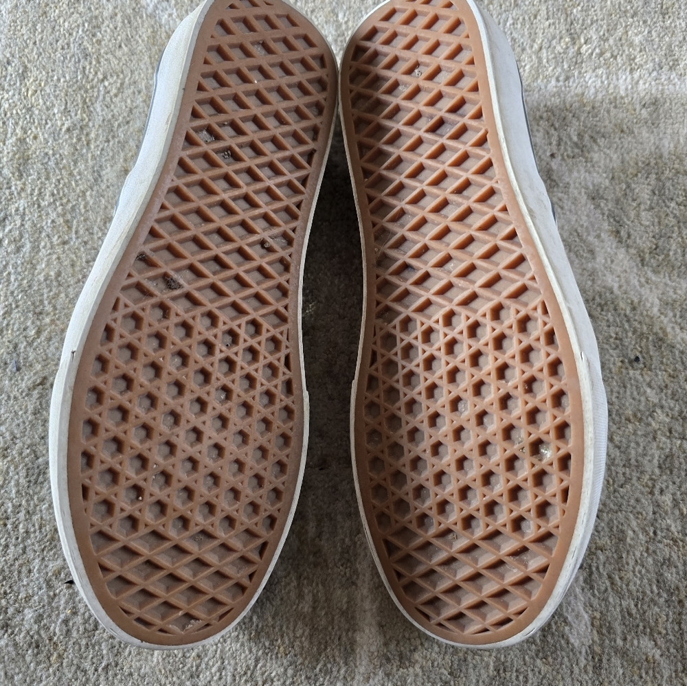 Vans - Picture 4 of 5